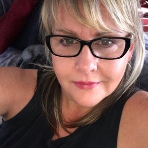 Meet your Posher, Yvette